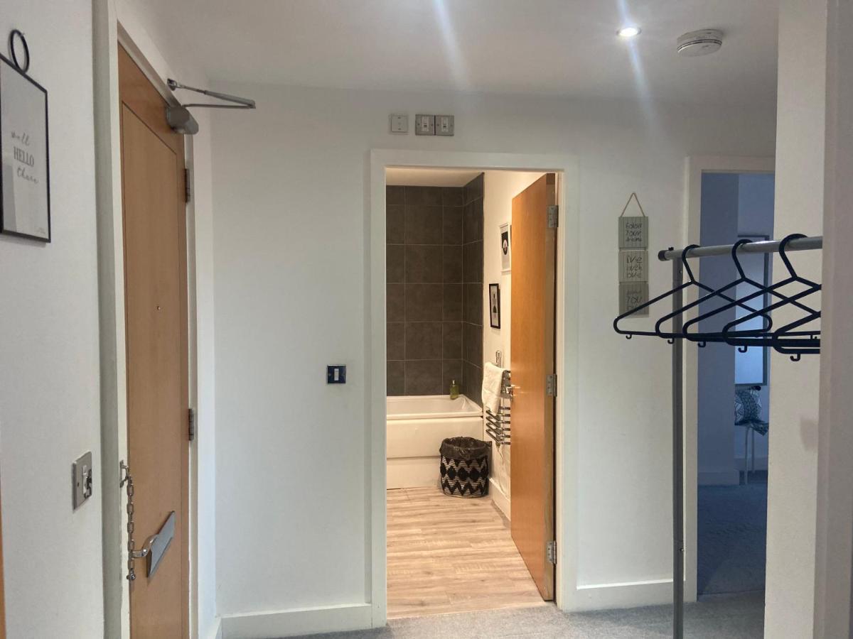 2 Bedroom Near Ocean Village Marina Port Apartment Southampton Esterno foto